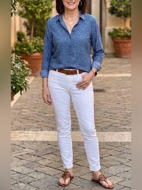 Chico's Navy and Light Blue Printed  
Animal Top- size 10/12 no iron